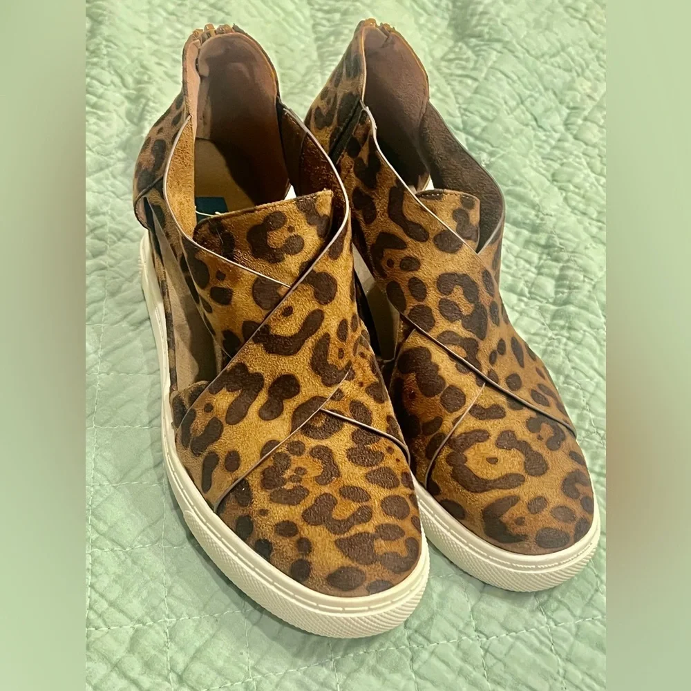 Natural Reflections Cheetah Print Wedge Sneakers- ladies size 9